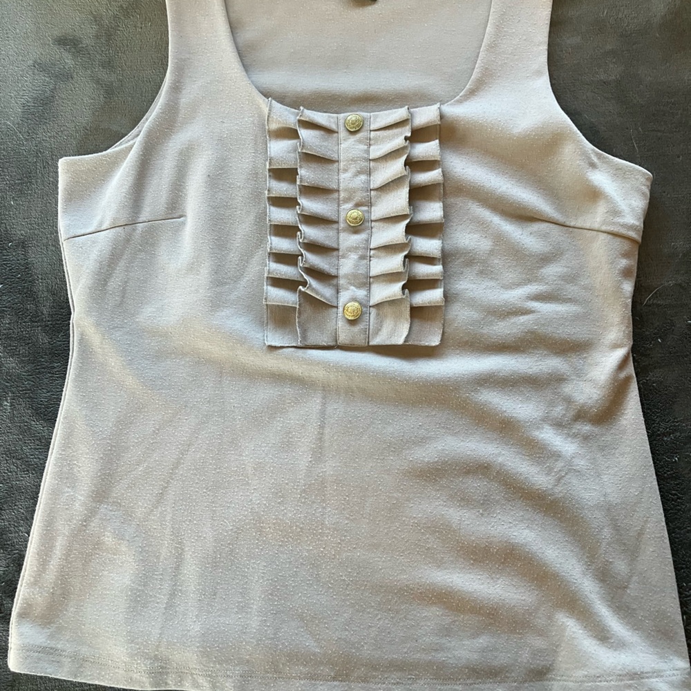 Sleeveless knit ruffle top